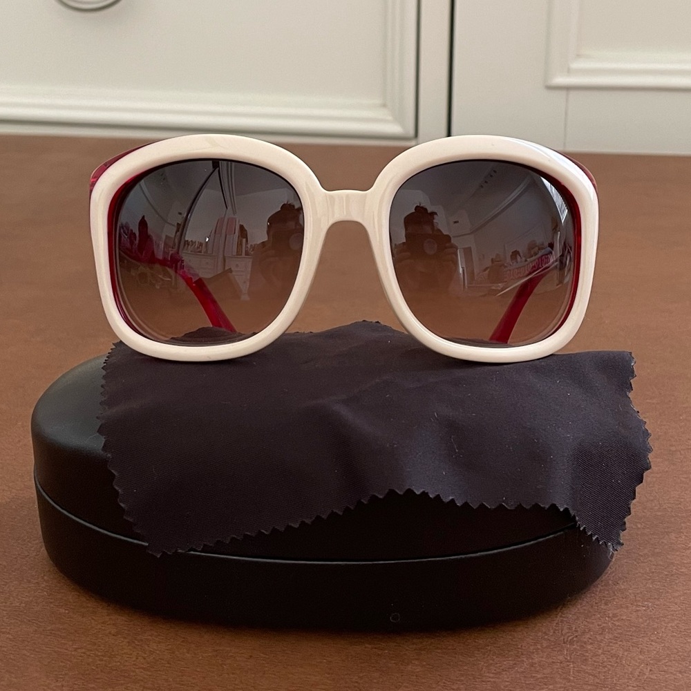 Alexander McQueen oversized sunglasses in creamy white and red NWT πHP x2π - Picture 2 of 7